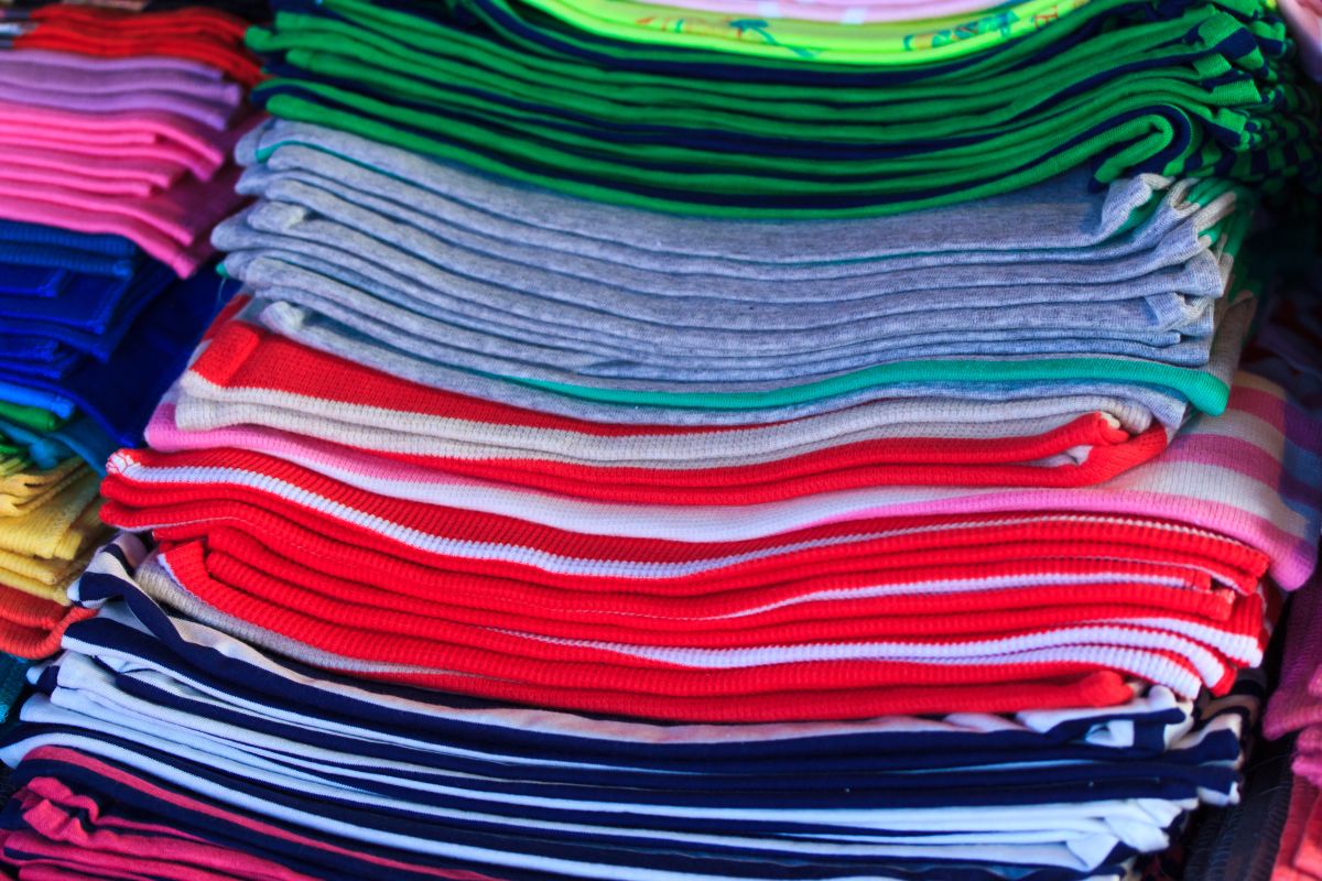 Escolha a melhor estampa para as suas camisetas empresariais
