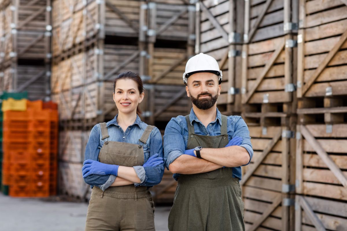 Confecção de uniformes para diferentes empresas