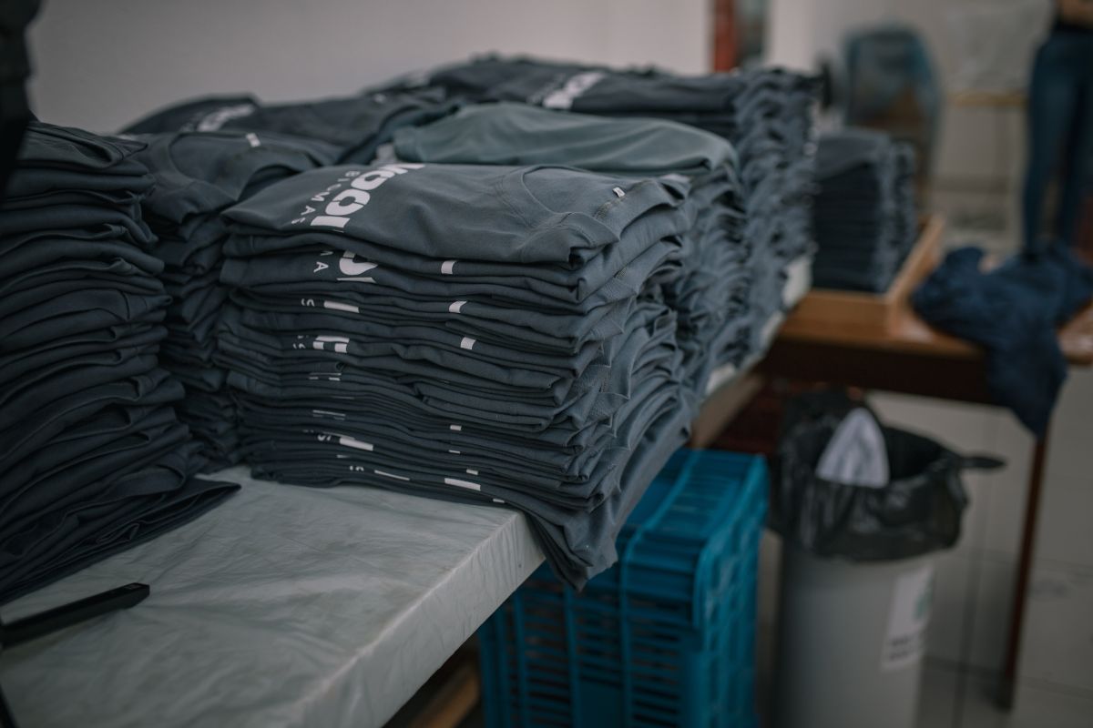 Ciclo Colbeck: A Solução Sustentável para o Descarte de Uniformes Corporativos da Sua Empresa